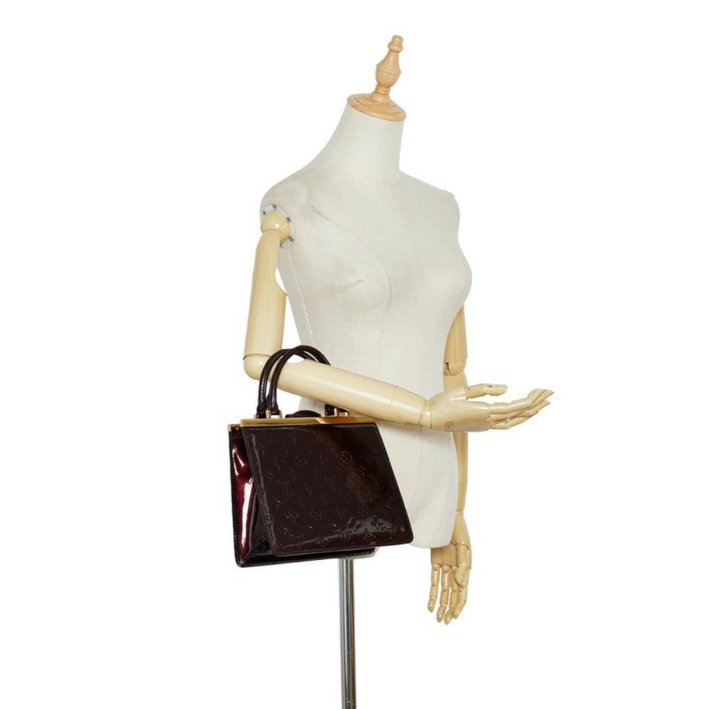 LOUIS VUITTON Monogram Vernis Deesse PM Patent Handbag Wine - Picture 4 of 13